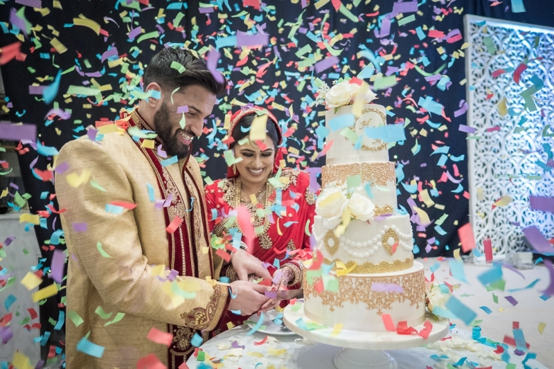 venue-central-luton-cake-cutting-Confetti-bride-and-groom